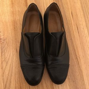 Intermix black leather loafers lizard toe size 40(US9)
